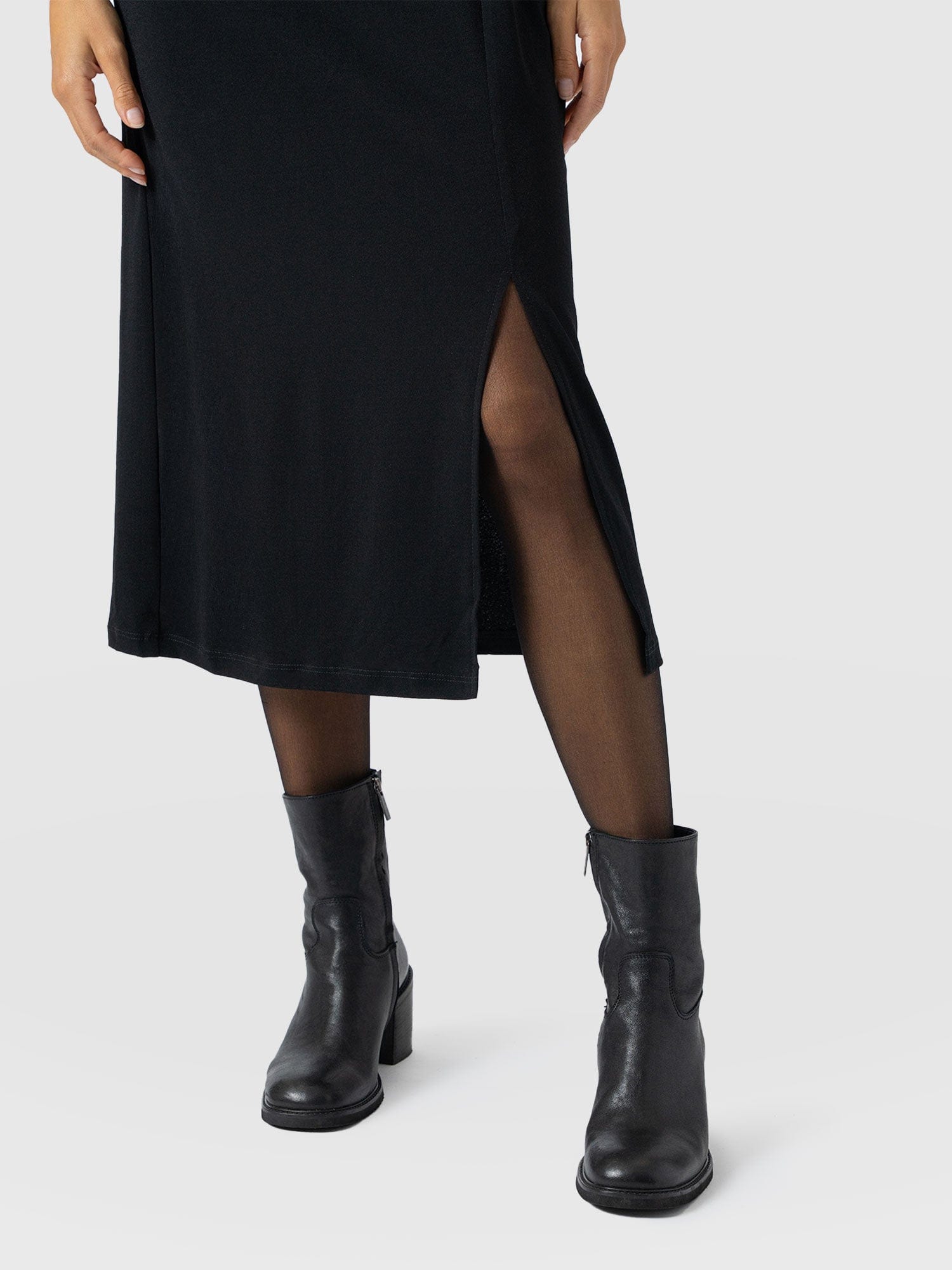 Bailey Knot Dress Black - Women's Dresses | Saint + Sofia® USA
